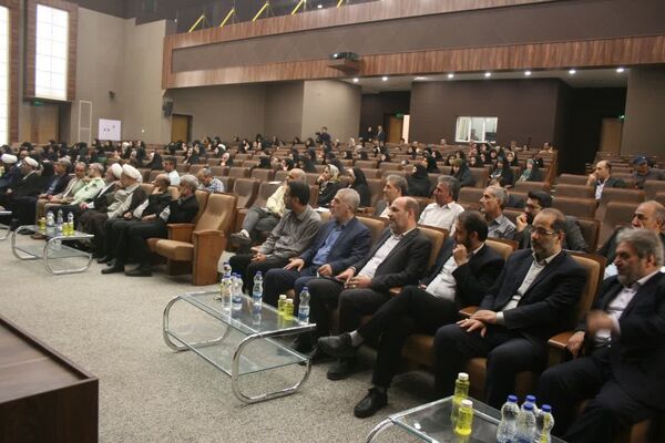 همایش تجلیل از مدرسه یاران استان قم