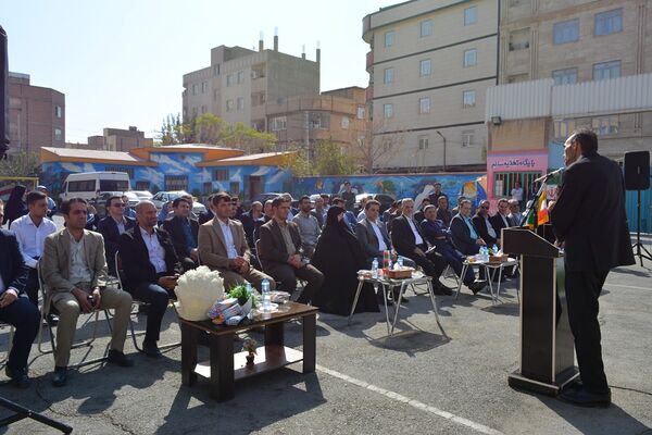 حاج مجید خوئی و بانو کمپانی، سازندگان ۹ کلاس جدید برای دختران بهارستانی