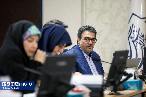 میزگرد علمی و تخصصی بررسی چالش ها و تحولات آموزش و پرورش در حوزه منابع انسانی