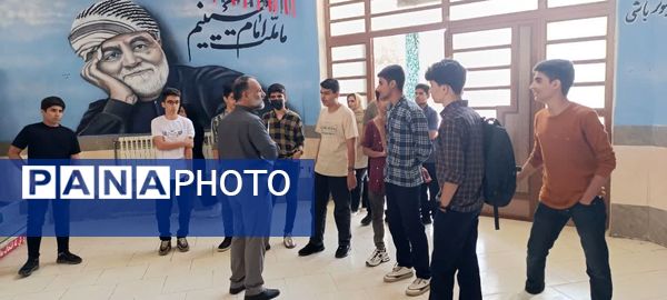 جلسه توجیهی قبل از آغاز سال تحصیلی در دبیرستان شاهد خوانساری