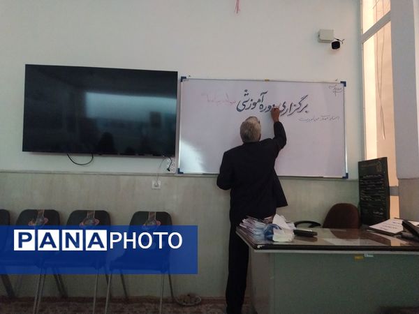 کارگاه آموزشی سواد رسانه‌ای در کاشمر