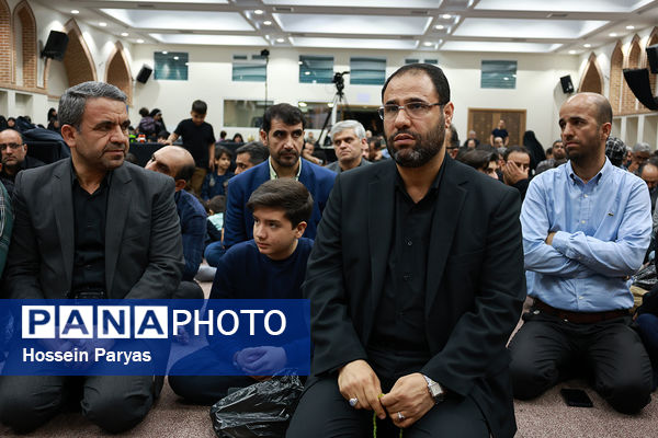 مراسم بزرگداشت شهیدان خدمت در دبیرستان متوسطه دوم امام صادق(ع)