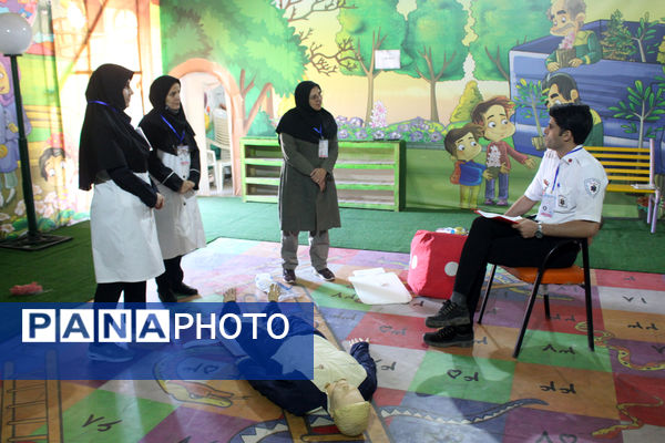 رقابت‌های مراقبین سلامت قم در بخش امداد و نجات