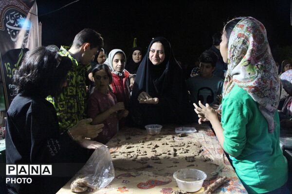 غرفه دانش‌آموزان استثنایی یزد با هنرنمایی سفالگری