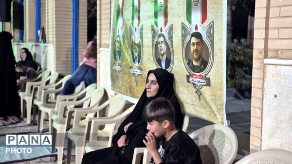 شب‌های نورانی گلزار شهدا در تجمعات مردمی در فارسان