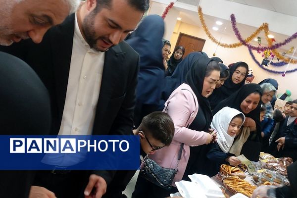 برگزاری جشنواره غذا در آموزشگاه الهام ناحیه دو شهرری 
