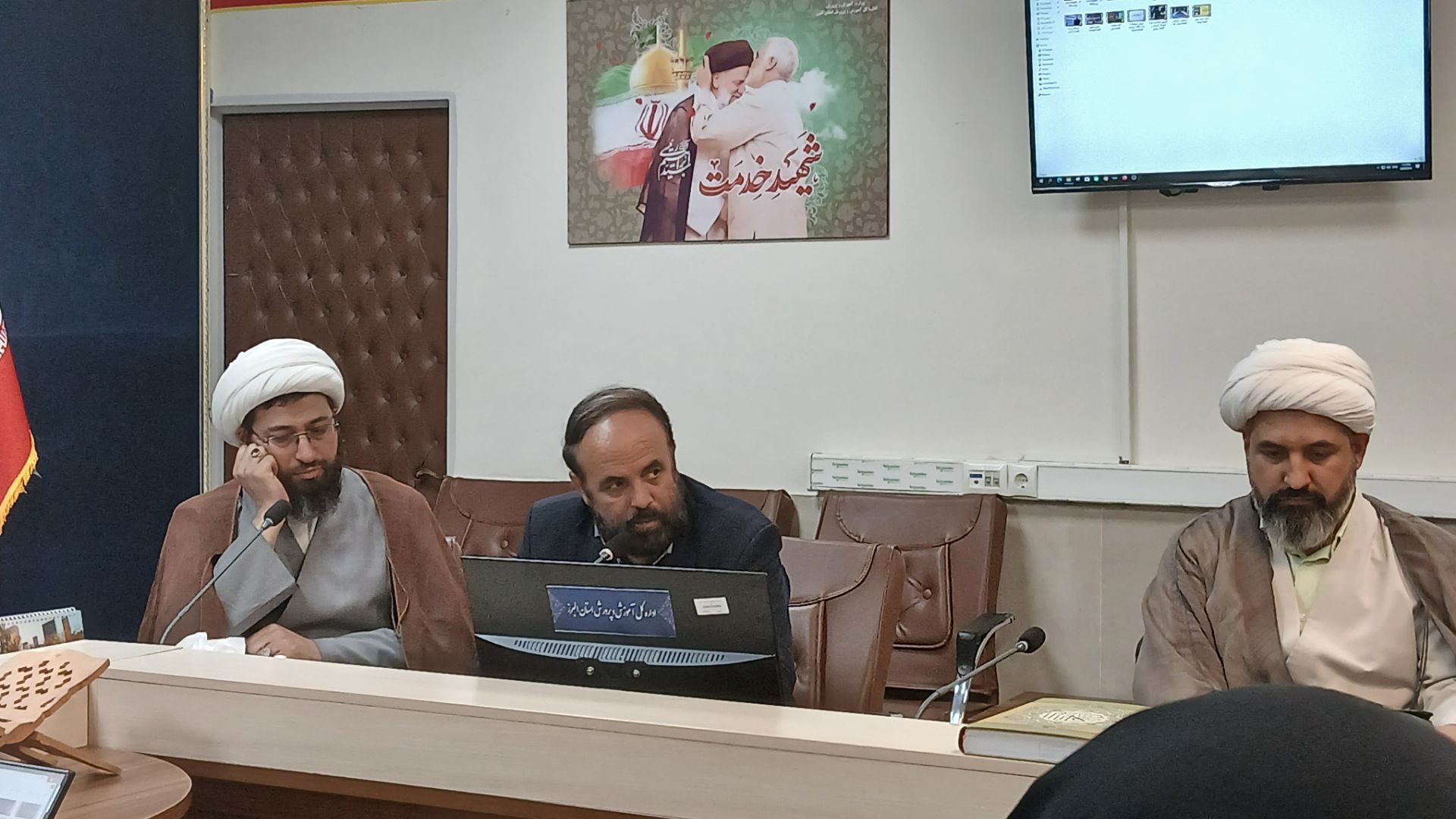 نشست بررسی و تحلیل بیانیه رهبر انقلاب درباره آغاز سال تحصیلی 