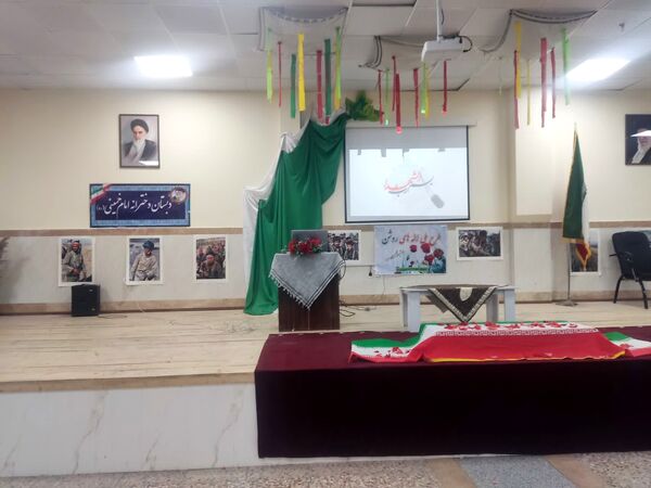 برگزاری طرح ملی لاله‌های روشن در دبستان دخترانه امام خمینی 2 