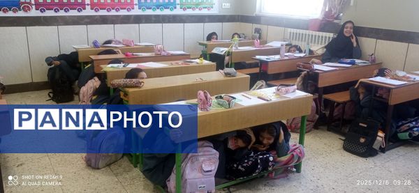 اجرای مانور زلزله در دبستان فرهنگ فرازمند