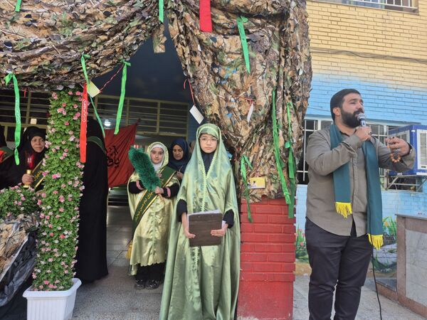 آیین افتتاح طرح مصباح الهدی با عطر پرچم حسینی در دبستان هدی