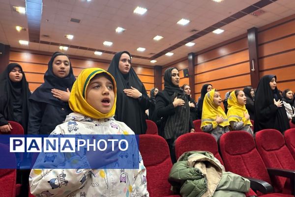 مسابقات استندآپ کمدی و مجری‌گری در سالن سجادیه بهارستان دو