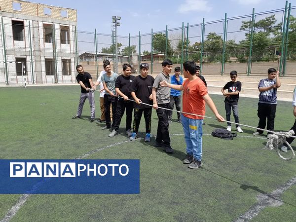 روزی پرانرژی برای پسران ناحیه یک زنجان و منطقه ایجرود در اردوی دانش‌آموزی یک‌روزه