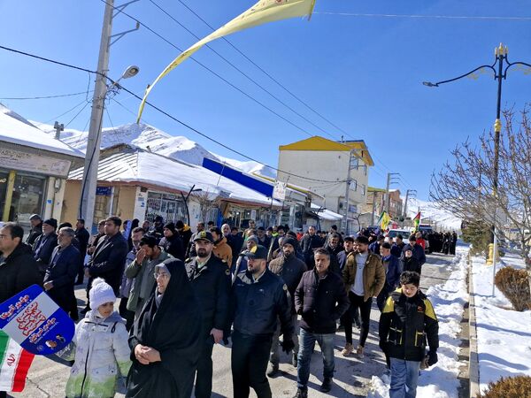 حماسه حضور گرم مردم بلده در سرمای زمستان 