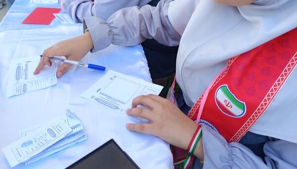 جشن مشارکت دانش‌آموزان؛ برگزاری انتخابات شورای دانش‌آموزی در مدرسه پیامبر اعظم(ص)