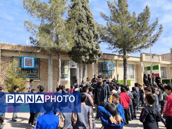 برگزاری مراسم تقدیر واهدای جایزه به دانش آموزان دبستان شهید پسندیده فدافن