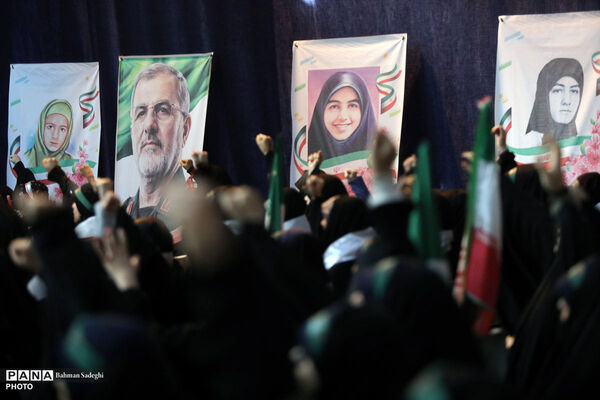 مراسم سالروز شهادت شهید حسین فهمیده و هفته بسیج دانش‌آموزی