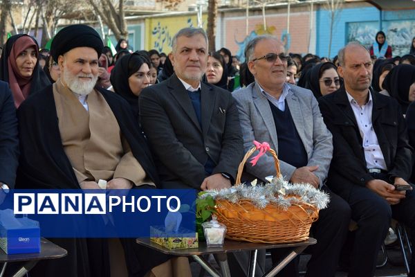 طنین زنگ انقلاب در بهارستان‌دو 