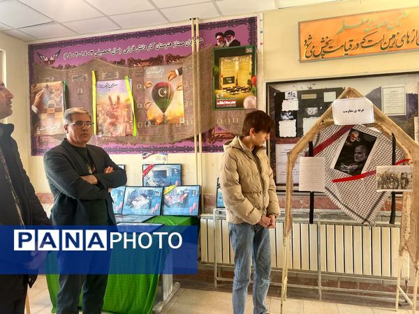 افتتاحیه نمایشگاه مدرسه انقلاب هنرستان فارابی
