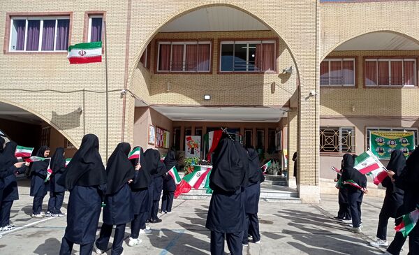 جشن جوانه‌ها در دبیرستان یاران امام 