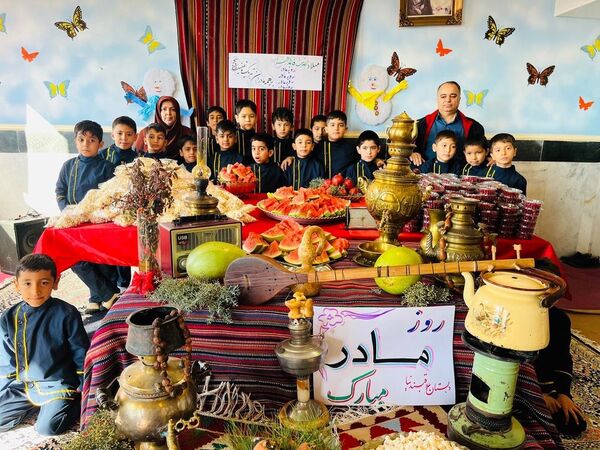 مراسم بزرگداشت ولادت حضرت فاطمه (س) و روز مادر در آموزشگاه پسرانه علاقبندنیا