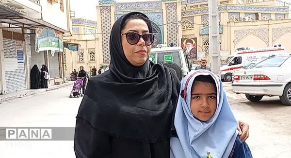  کودکان و دانش‌آموزان لارستانی در راهپیمایی روز قدس