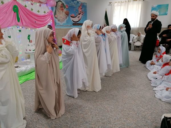 جشن تکلیف دختران با عطر بندگی و شکوفه‌های ایمان