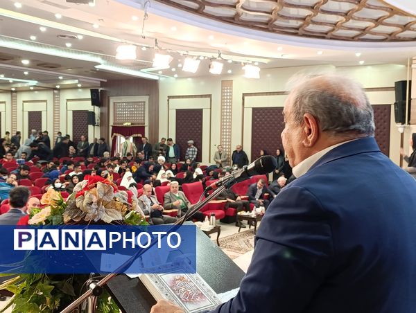  تقدیر از ۲۶۲ دانش‌آموز مقام‌آور با نیازهای ویژه در مشهد