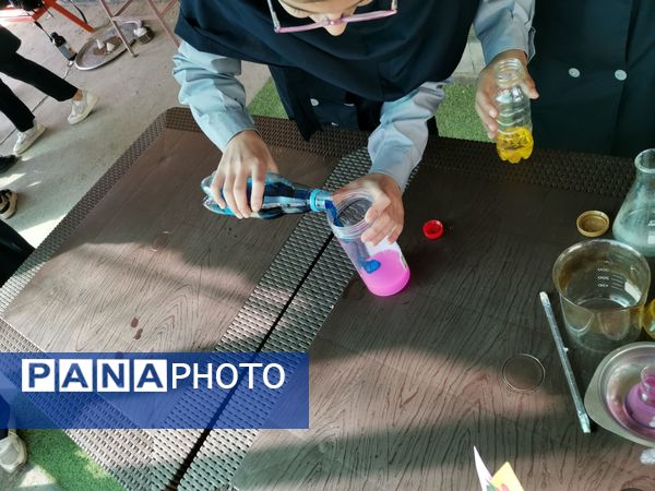 بزرگداشت روز آزمایشگاه در دبیرستان یغمای نیشابوری 