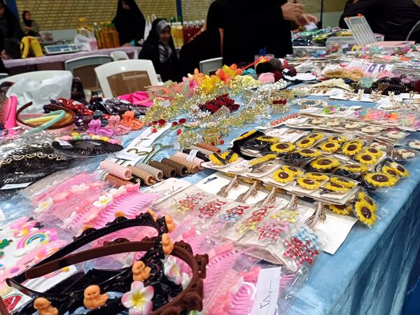 افتتاحیه نمایشگاه مشاغل خانگی و جشن ولادت امام حسن مجتبی(ع) در سالن سپاه شهر حبیب آباد