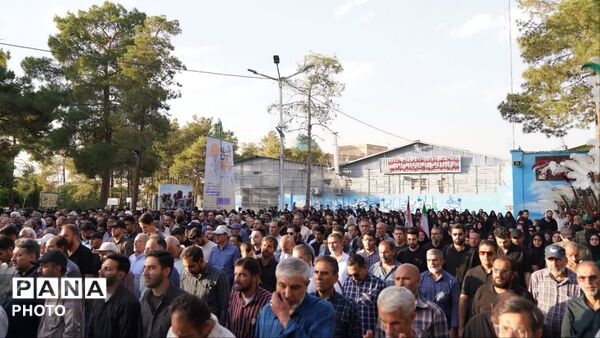 مراسم تشییع پیکر مطهر شهیدان مصطفی امینی و عبدالحسین شیخ‌کوپایی در اصفهان