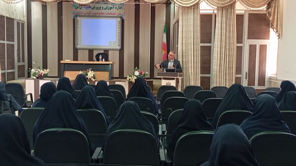 نشست توانمندسازی مدیران و مشاوران مدارس بن با محوریت پیشگیری از آسیب‌های اجتماعی