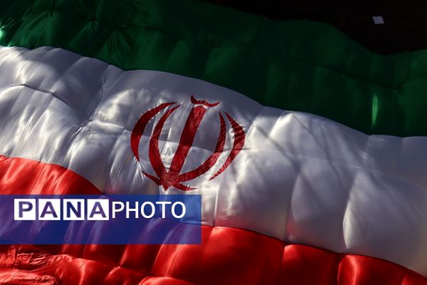 در دل این زمستان سخت و از پس سال‌ها، همچنان عطر آزادی به مشام می‌رسد