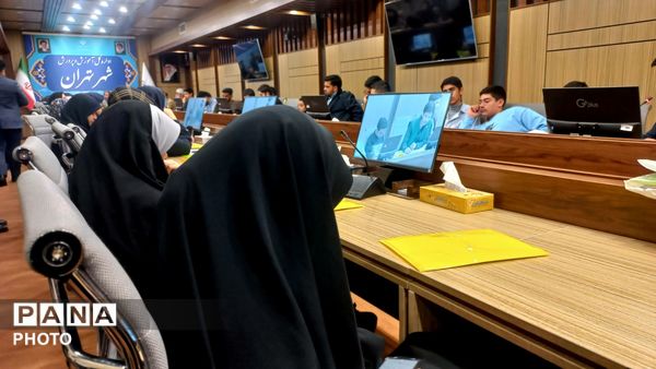 نشست مدیرکل آموزش و پرورش تهران با محوریت ارتقای فعالیت‌های فرهنگی 