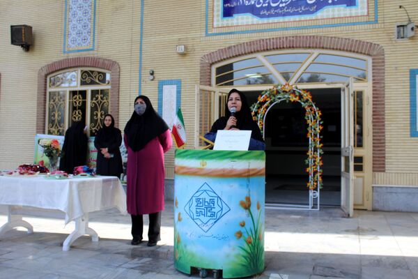 نواختن زنگ مهر و زنگ نماز و ایثار و شهادت در دبیرستان  دخترانه شاهد غرویان