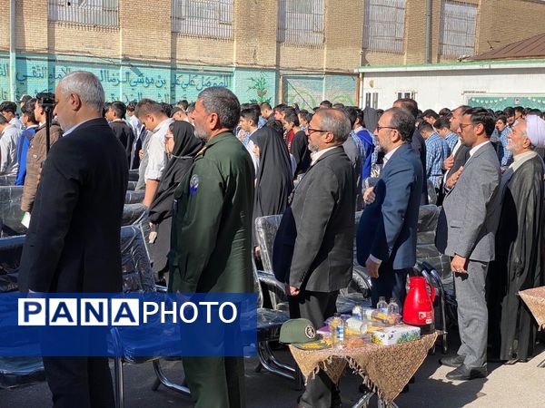  زنگ سپاس در هنرستان جلیل نصیرزاده آموزش و پرورش ناحیه یک