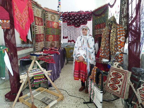  آغاز اردوی تمشک در شهرستان راز و جرگلان 