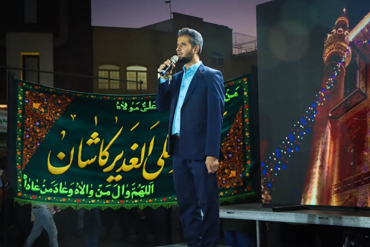 غدیر کیلومتری کاشان؛ جشن بی‌وقفه‌ی ولایت در چهارراه نماز