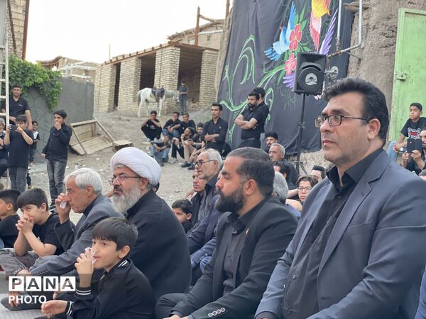 حضور امام جمعه و شهردار کاشمر در مراسم مقتل خوانی روستای طرق