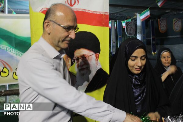 حضور چشمگیر دانش آموزان و فرهنگیان در موکب شهدای دانش آموز ورامین