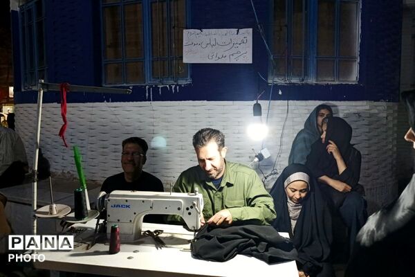 دبیرستان دخترانه ولایت در غرفه شهدای دانش‌آموز ورامین 