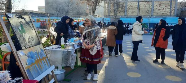 برپایی بازارچه هنرهای دستی در هنرستان ثمین
