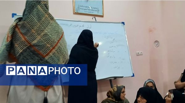  جلسه انجمن اولیا و مربیان در دبیرستان فرهنگیان ناحیه ۷مشهد 