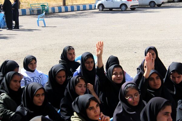 حضور دانش‌آموزان فلارد و خانمیرزا در اردوی «طرح تمشک»