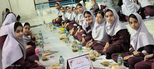 برپایی ضیافت افطاری در دبستان نورالهدی