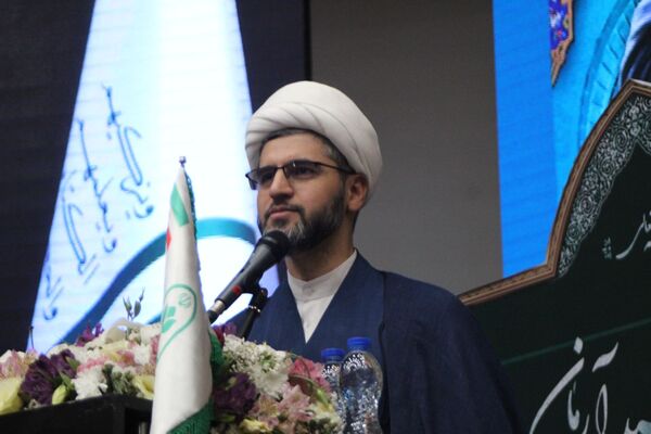 آیین تجلیل از برگزیدگان چهل و دومین دوره مسابقات فرهنگی و هنری دانش‌آموزان شهر تهران
