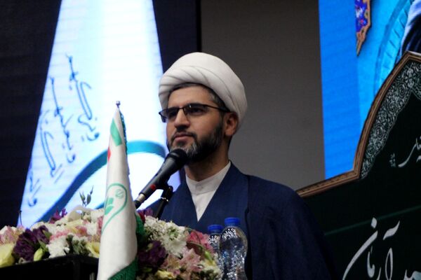 آیین تجلیل از برگزیدگان چهل و دومین دوره مسابقات فرهنگی و هنری دانش‌آموزان شهر تهران