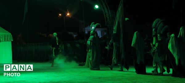 آیین عزاداری هشتمین شب محرم با حضور امام جمعه و عاشقان اهل‌بیت(ع) در گچساران