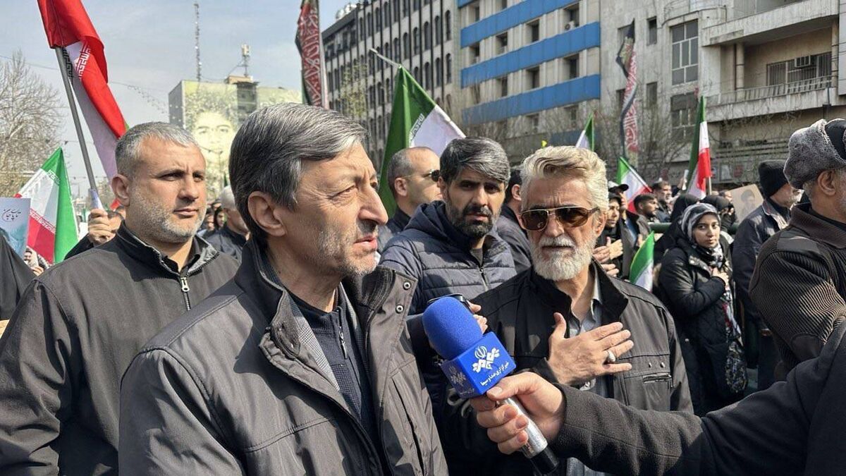 ملّت شهادت‌طلب ایران دشمن را بیچاره کرده است