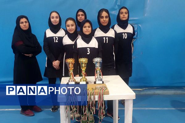 مسابقات ورزشی بین مدرسه‌ای داژبال در شهرستان قرچک