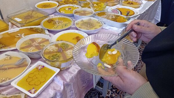 جشنواره شله زرد به مناسبت هفته بهداشت روان در مدرسه مادرمهربان خلیل آباد